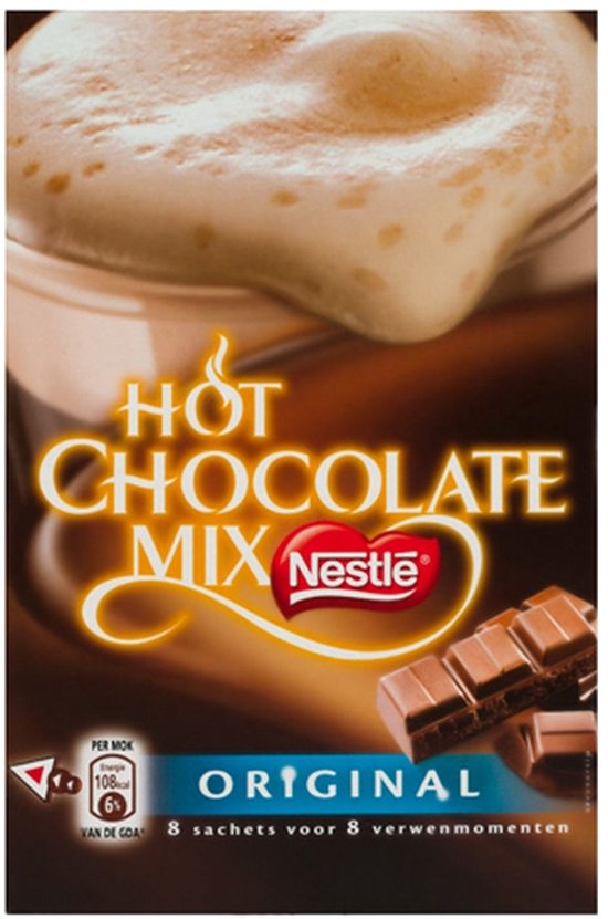 Nestlé Hot Chocolate Mix doos met afbeelding van warme chocolademelk met schuimlaag en een blokje chocolade.