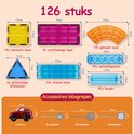 Overzicht van 126 magnetische bouwstukken in diverse vormen, kleuren en formaten inclusief auto's en wegwijzers.