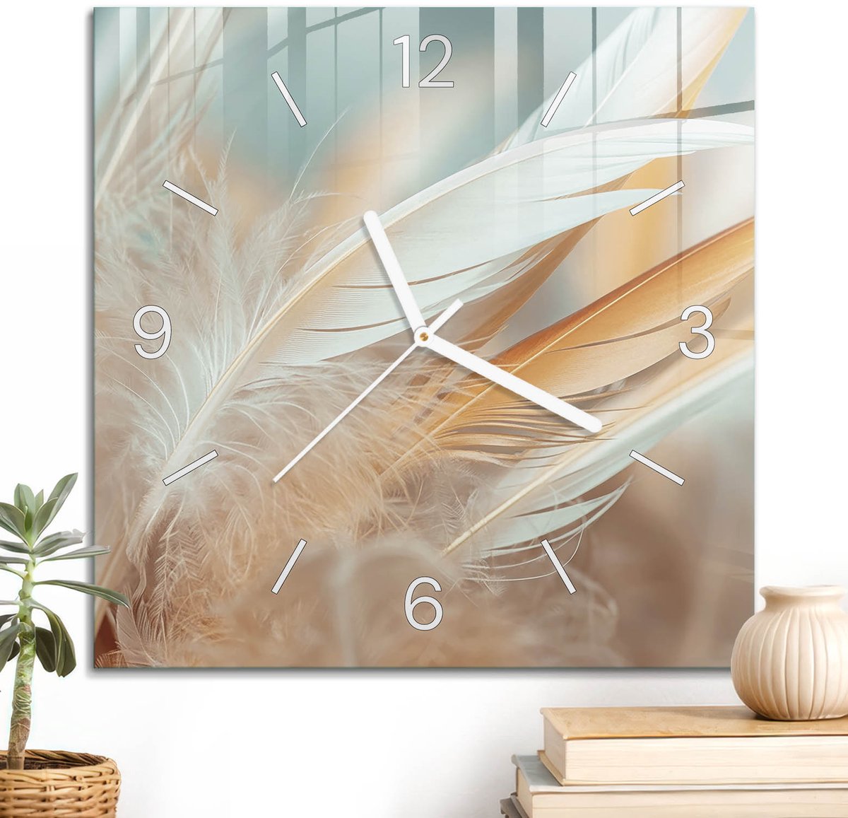 ArtPrintCave Beige Glazen Klok - 30x30 cm - Wandklok Vierkant - Beige Veren Unieke Klok - Achtergronden En Patronen Stille Wandklok - Witte Klokwijzers