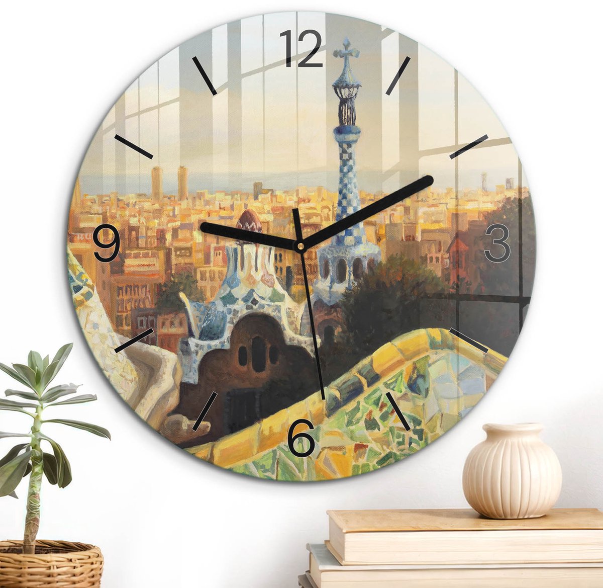 ArtPrintCave Geel Glazen Klok - Wandklok 30 cm - Muurklok Rond - Panorama Van Barcelona Wandklok Keuken - Architectuur Unieke Klok - Zwarte Klokwijzers