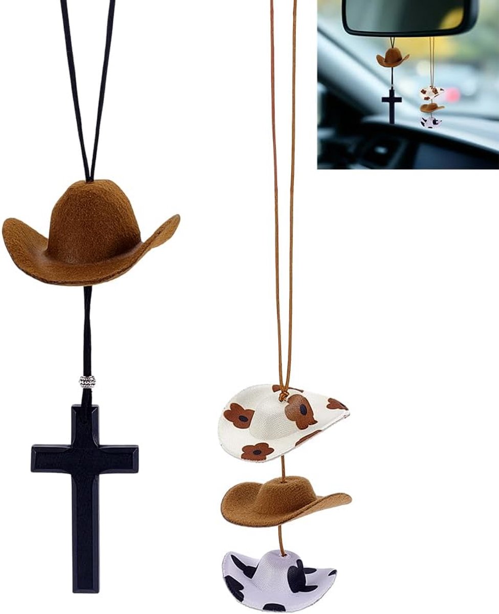 2 Stks 2 Stijlen Cowboy Hoed Auto Charm Cowboy Hoed voor Auto Spiegel Opknoping met Cross Country Cars Opknoping Ornament Hanger Leuke Achteruitkijkspiegel Hanger Decor Interieur
