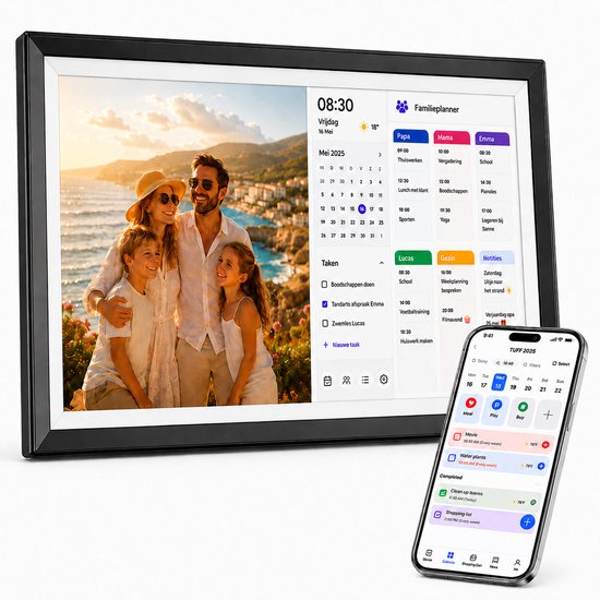 FAMPHOS digitale familieplanner met een gezin op het scherm. Familiefoto met twee kinderen en ouders.