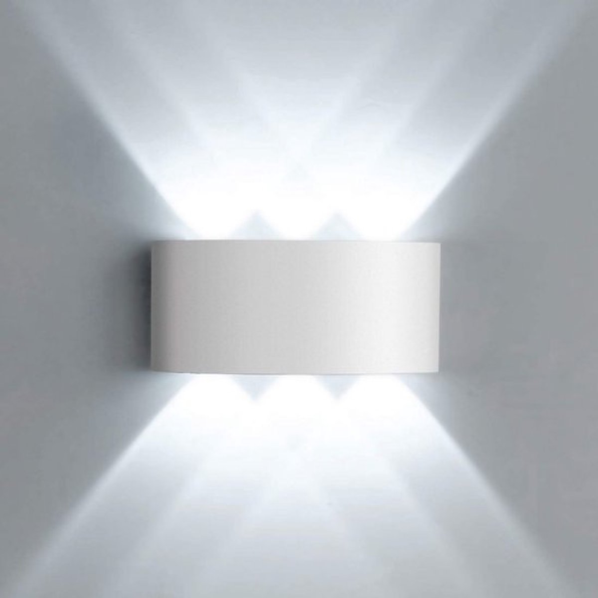 Moderne led-wandlamp voor binnen en buiten - waterdicht en verstelbare lichthoek