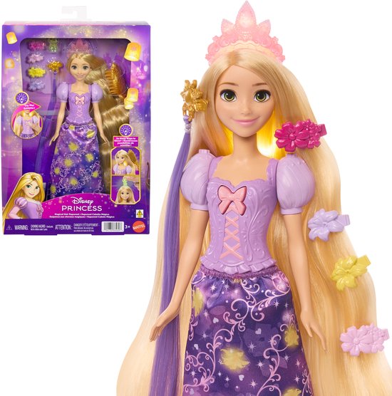Rapunzel modepop met lang blond haar, paars met gouden patroon jurk en bijpassende accessoires.