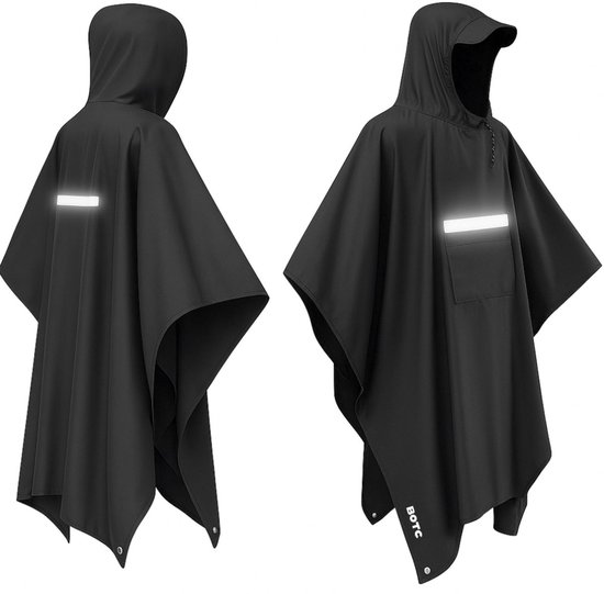 Zwarte BOTC regenponcho met capuchon, reflecterende strips op de voor- en achterkant en knoopsluitingen aan de zijkant.