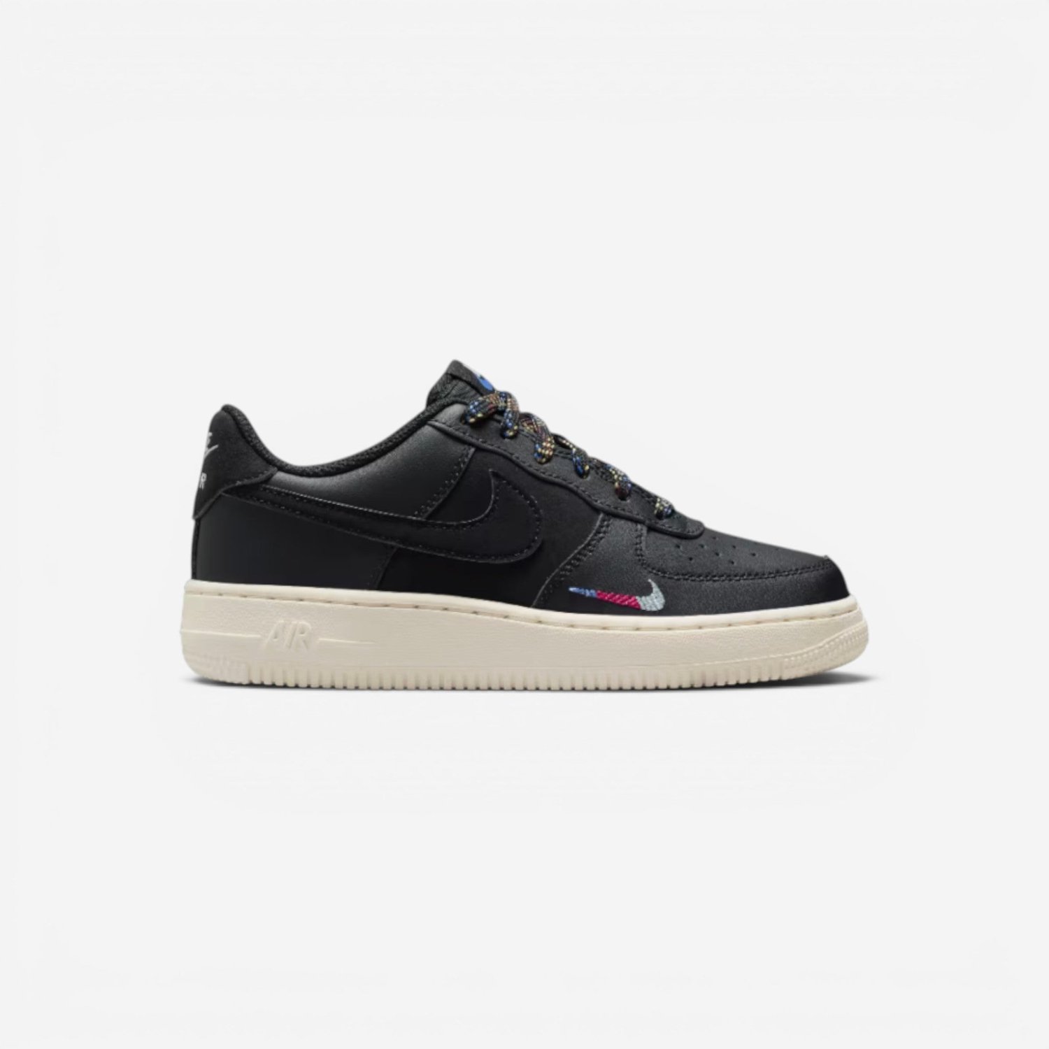 Nike Air Force 1 Lv8 ” Saturn Zwart