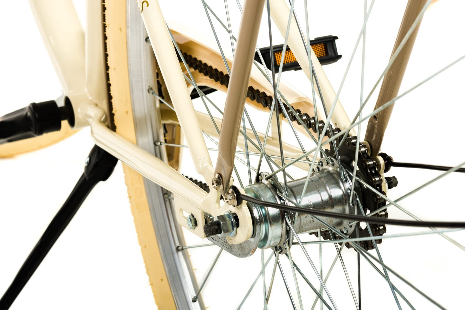Milord damesfiets met rieten mand 26 inch 1 versnelling crèmekleurig frame