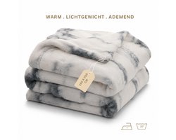 NAKA Home Fleece Plaid - Luxe Zacht Imitatiebont - Warm en Lichtgewicht - Wit/Grijs- 150 x 200 cm
