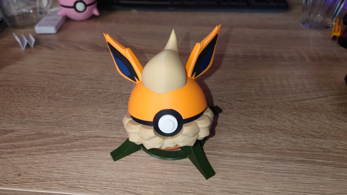 #0136 Flareon