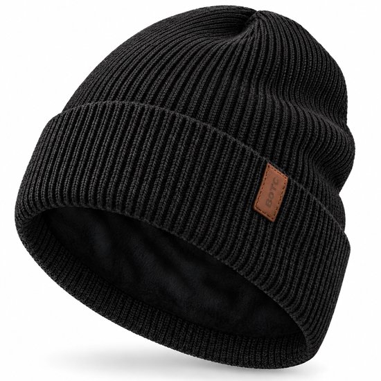 Zwarte geribbelde muts met zachte binnenvoering en een bruin BOTC-label.