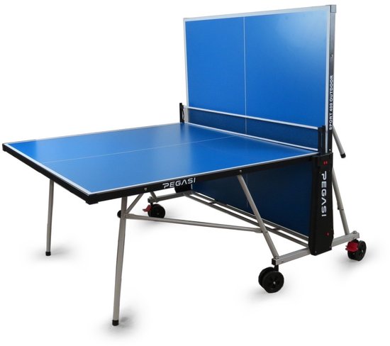 Pegasi Sport 400 Outdoor tafeltennistafel in semi-opgeklapte stand met blauw blad.