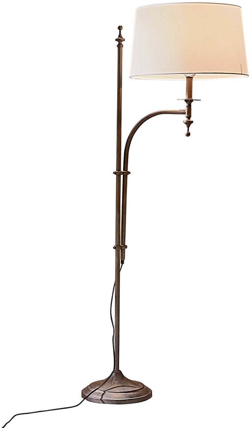 Staande lamp Salvaterre met antiekbruin metalen frame en een crèmekleurige kap op een ronde voet.