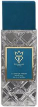 Bujairami Sydney Extrait de Parfum 100ml parfumfles met een getextureerde, vierkante, heldere glazen fles en een donkerblauwe dop.