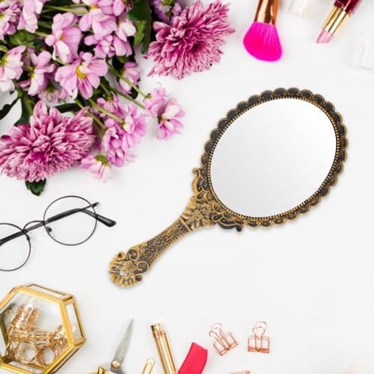 SnelShoppen - Vintage Handspiegel Antieke Makeup Spiegel Reismirror met Handvat voor Vrouwen en Meisjes - Compacte Bronzen Reismirror voor Salon en Da