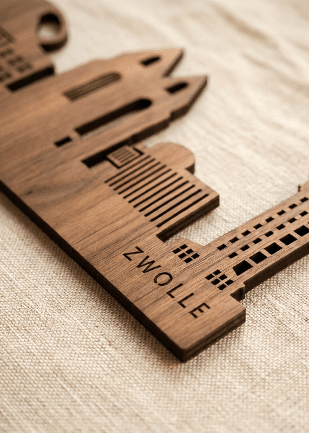 Houten Skyline Zwolle | Wanddecoratie voor aan de muur | Noten | 100 x 20 cm