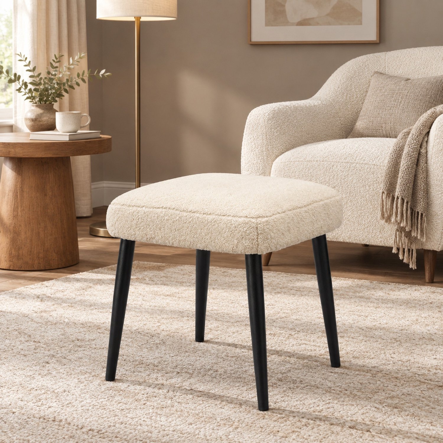 DESMIU Voetenbankje 42 x 42 x 47 cm - Vierkante Hocker met Zachte Zitting en Stalen Poten - Woonkamer en Slaapkamer - Polyester - Beige