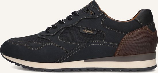 Donkerblauwe Australian sneaker met bruine accenten en stiksels. Vetersluiting met witte veters. Logo "Australian" op de zijkant.