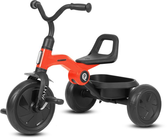 Rode QPlay ANT driewieler met zwarte handvatten, zadel, mand en wielen.