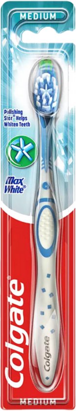 Brosse à dents Colgate Max White, medium, avec des poils bleus et blancs, manche argenté à carreaux blancs.