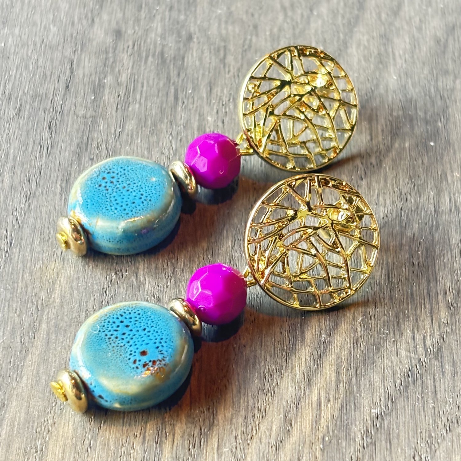 Vibe - Emma earring - golden - purple - blue - hanger - juweel - geschenk - oorbellen
