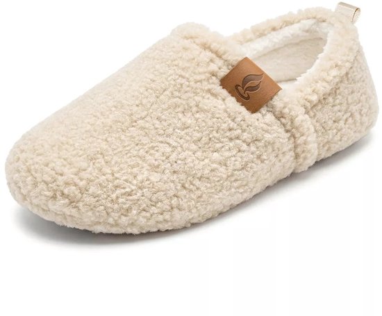 Pantoufle en teddy crème avec doublure douce.