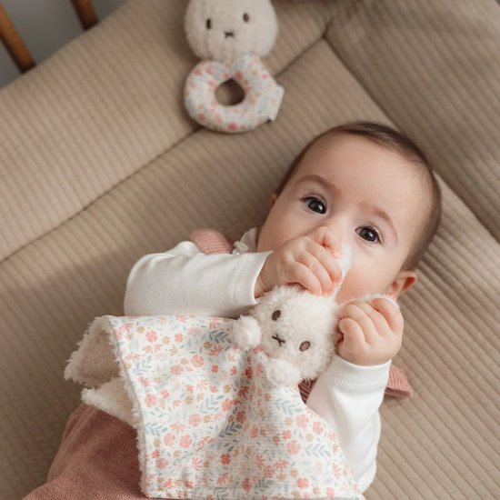 Little Dutch - Nijntje Kraamcadeau - 1x Knuffel - 1x Knuffeldoekje - 1x Rammelaar - Geschikt vanaf Geboorte - Geschenkset - Cadeaudoos - Geschenkdoos - Giftset - Cadeauset - Baby Speelgoed - Little Dutch Speelgoed - Babyshower Cadeau - Meisje - Pop — afbeelding 3