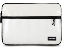 Surface Pro 11 hoes met vak (van gerecycled materiaal) - Witte laptop sleeve of cover voor Microsoft Surface Pro 11/10/9/8/7 (2025/2026)