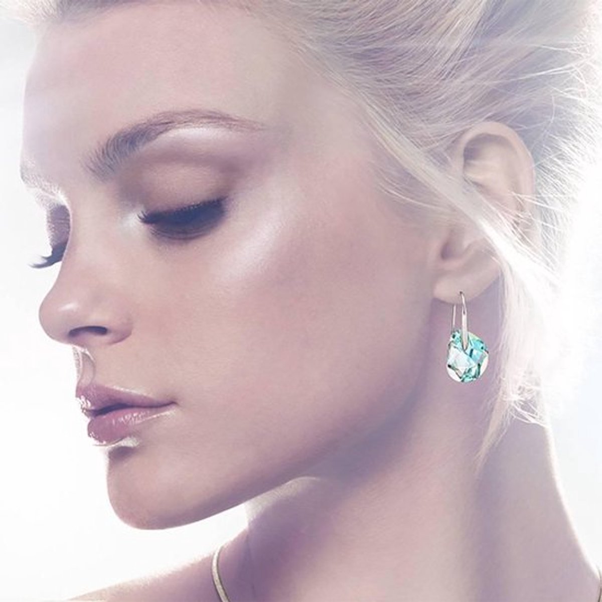 Joy|S - Zilveren uil oorbellen met Swarovski kristal 7 x 8 mm