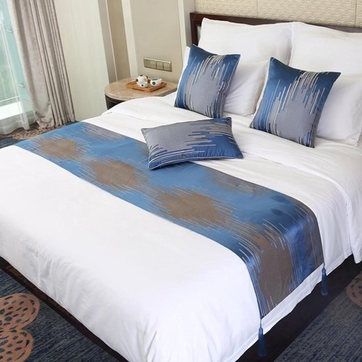 Decoratieve Bed Sjaal - Bedloper Sprei - Slaapkamer Decoratie - Superzacht Polyester - 50x180cm - Blauw