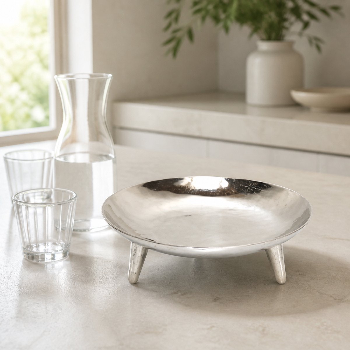 Hoppa! - Dienblad - Rond op 3 Poten - Nikkel - 38 x 38 x 14 (B x D x H)