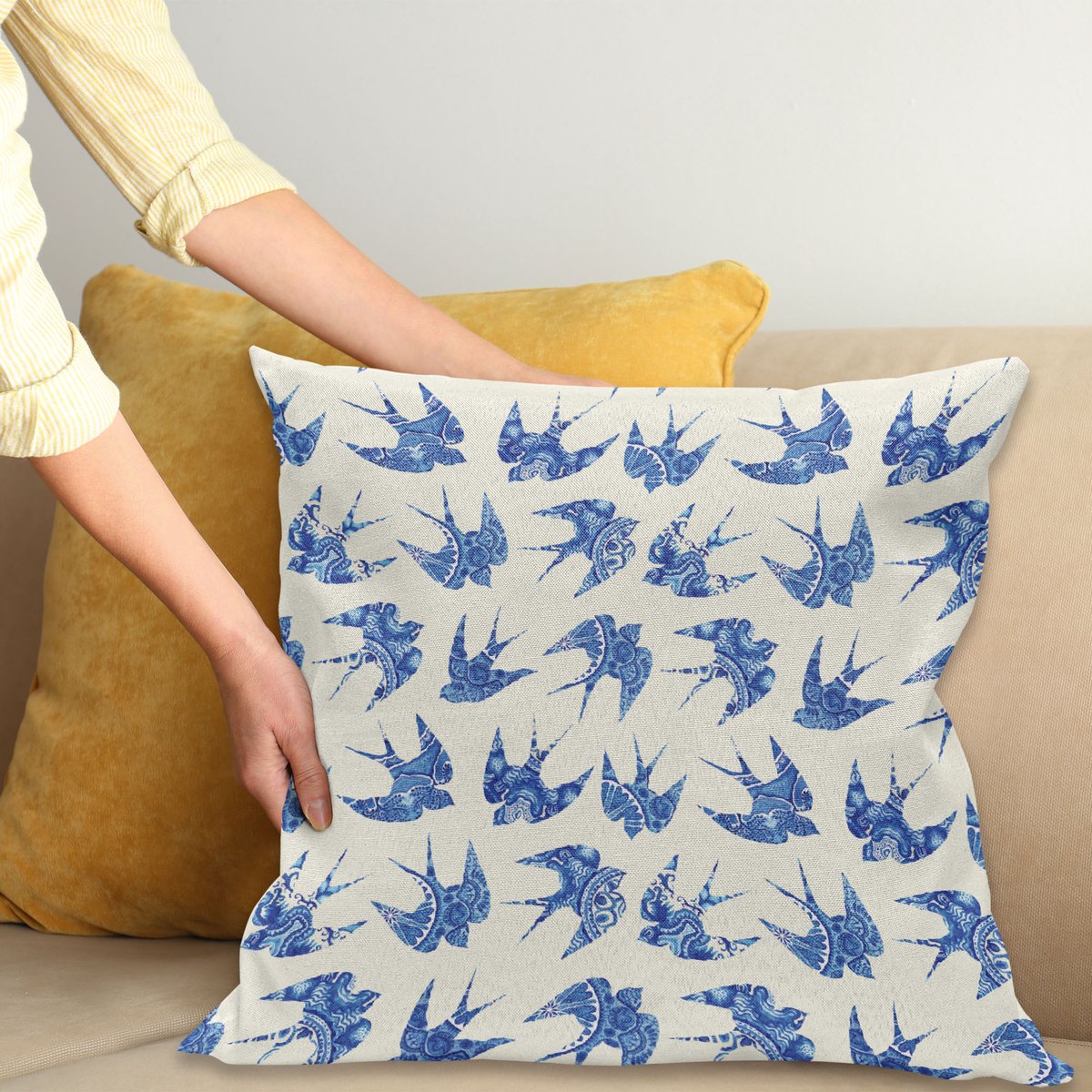 ABAKUHAUS Dier Sierkussenhoes, Sparrow Silhouetten Flying Vogels Folkloric Mosaic Antiek Folkloric Prints op Wings Kunstwerk, Decoratieve Vierkante Sierkussenhoes, 45 x 45 cm, Coconut Blauw