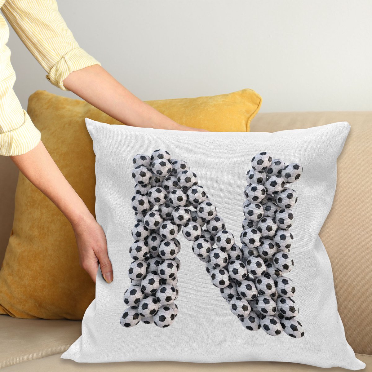 ABAKUHAUS Letter N Kussenhoes, Klassische Fußbälle, Decoratieve Kussenhoes met Dubbelzijdige Print, Ritssluiting, Wasbaar, 50 x 50 cm, Zwart en Wit