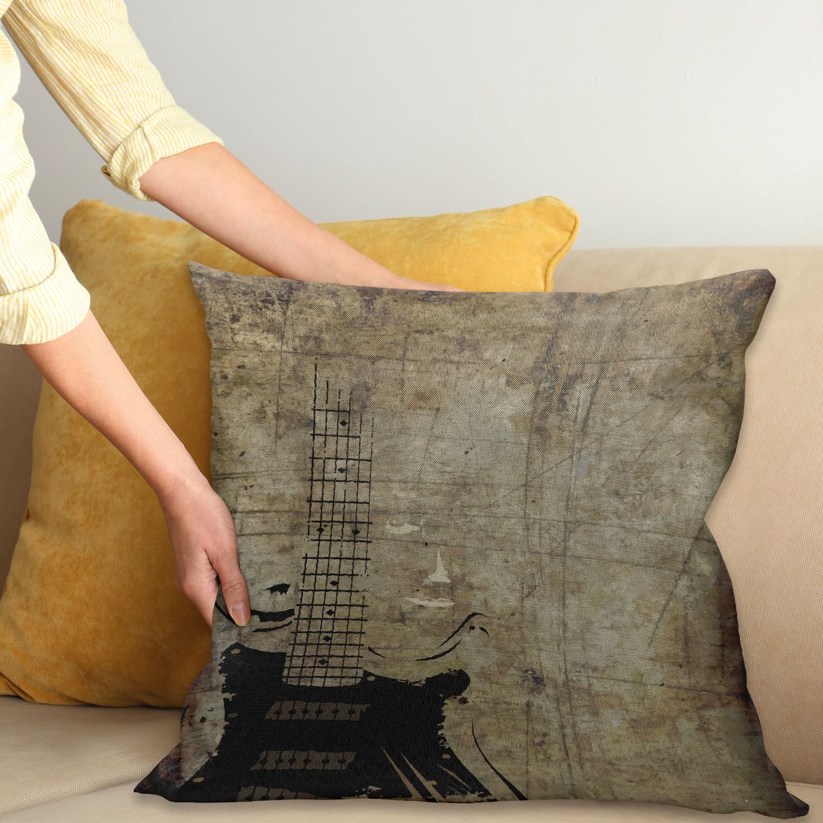 ABAKUHAUS Gitarre Kussenhoes, Faded Instrument-Ontwerp, Kussenhoes met Dubbelzijdig Patroon, Heldere Digitale Print, Kleurecht, met Ritssluiting, 50 x 50 cm, Licht Bruin Zwart