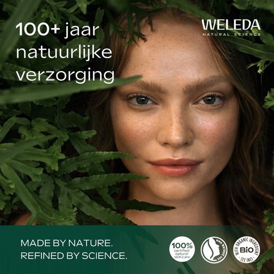 Vrouw omringd door bladeren, met de tekst 100+ jaar natuurlijke verzorging en Made by nature. Refined by science.