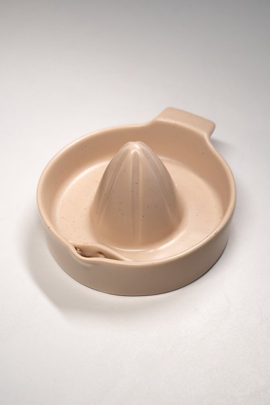 Souwaira Lémoni Squeezer – Citruspers – Citroenpers Handpers – Keramiek – Handgemaakt – Voor Citroen, Limoen & Sinaasappel van Souwaira — afbeelding 2