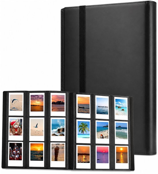 Zwart fotoalbum naast een geopende pagina met 18 instax-stijl foto's van landschappen en vakantiemomenten.