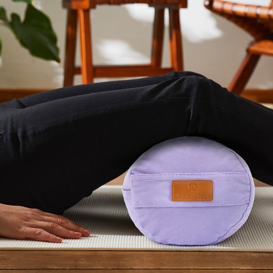 #DoYourYoga Cilindrisch yogakussen | 68 cm x 22 cm | Gevuld met biologische speltkaf of biologische boekweitdoppen (KBA) | Wasbare hoes | Yogakussen & meditatiekussen | Zafu-kussen voor Yin Yoga van #DoYourYoga — afbeelding 2