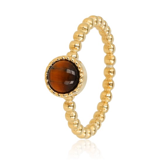 Gouden ring met een bolletjespatroon en een ronde tijgeroog edelsteen in het midden.