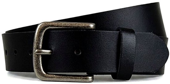 Ceinture en cuir noir avec une boucle argentée.