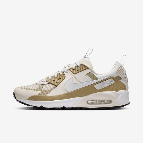 Rechter zijaanzicht van de beige en olijfgroene Nike Air Max 90 sneaker met witte zool.