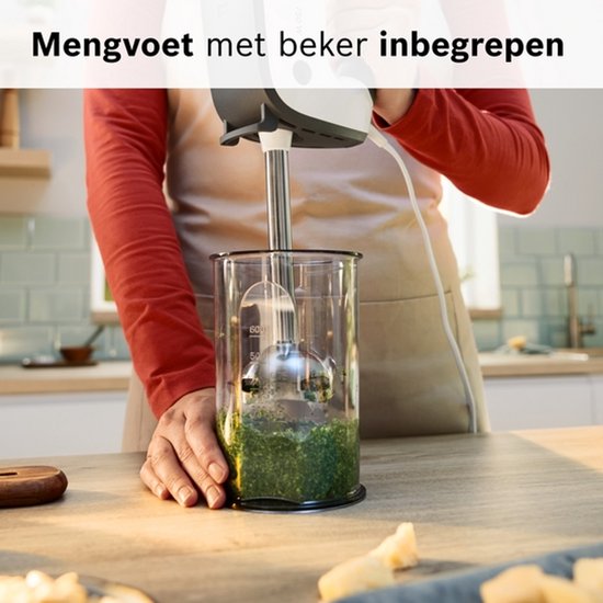 Bosch ErgoMixx met staafmixeropzetstuk en mengbeker voor handsfree gebruik.