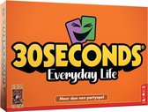Oranje speldoos van 30 Seconds Everyday Life met logo, lachend gezichtje en 999 Games logo.