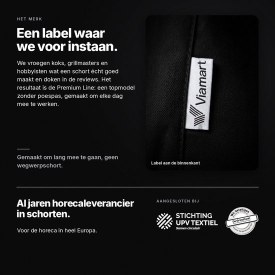 Detailopname van een zwart keukenschort met een wit Viamart-label aan de binnenkant. Inclusief logo's van duurzaamheid.
