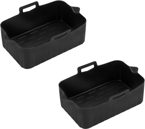 Set van twee zwarte rechthoekige siliconen airfryer-bakjes met handvatten en een geribbelde bodem.