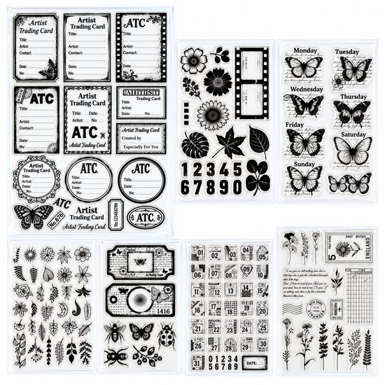 Collectie van zeven transparante stempelsets met botanische thema's, labels, vlinders en kalenderdata.