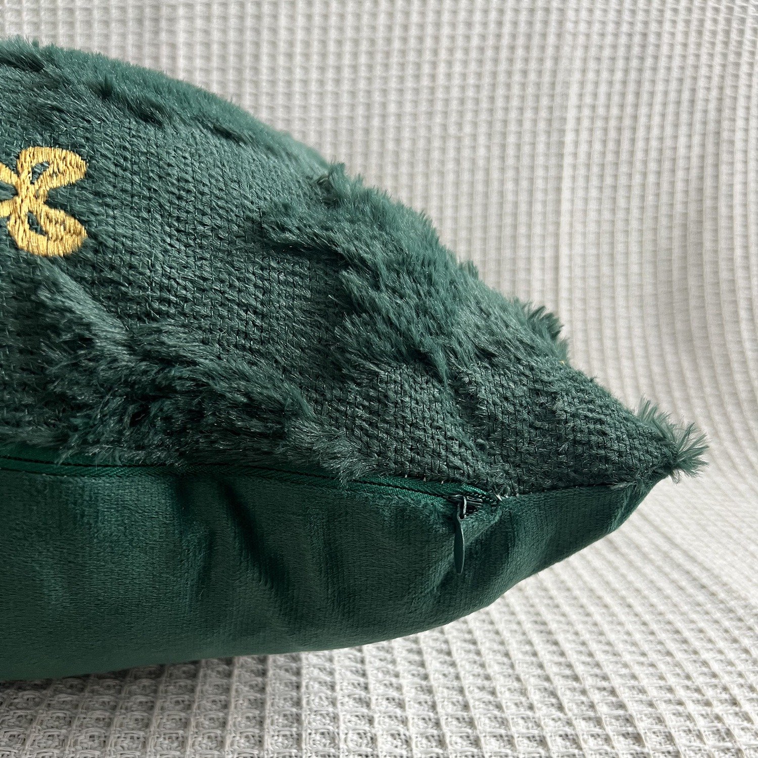 Kerst Kussenhoezen 45x45 cm (Set van 2) - Luxe Groene Pluche Kussenslopen met 3D Kerstboom & Gouden Details - Zachte Sierkussenhoezen voor Bank & Woonkamer – foto 5