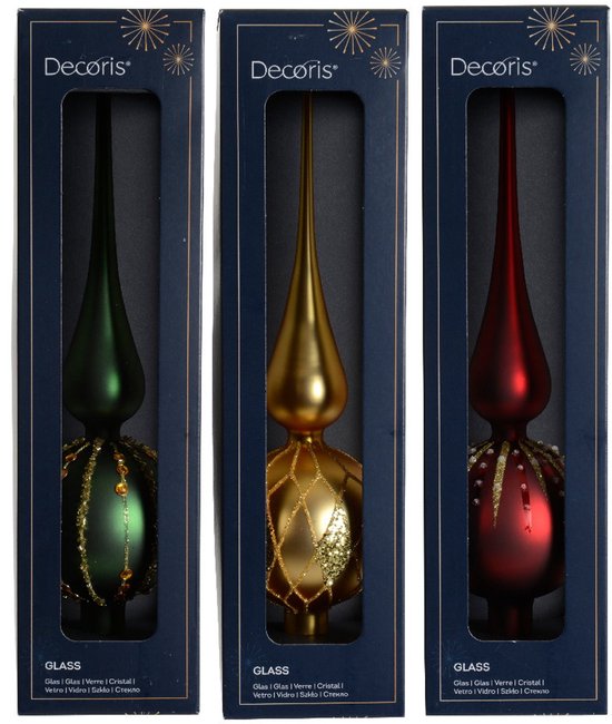Drie glazen kerstpieken van Decoris in donkergroen, goud en rood, verpakt in geschenkdozen.
