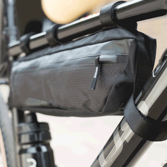 BBB Cycling Frametas Racefiets & Gravelbike 4 Liter - Waterbestendige Bikepacking Fietstas - Verstelbaar - Bikepacking Tassen - Middle Mate Medium BSB-142