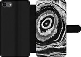 Bookcase Geschikt voor iPhone 7 telefoonhoesje - Marmer print - Zwart - Grijs - Met vakjes - Wallet case met magneetsluiting