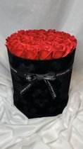 AG Luxurygifts rozen box - flower box - cadeau - rozen - rood - soap roses - Valentijnsdag - luxe - liefde - moederdag - velvet